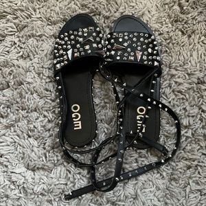 STUD BLACK STRAPPY SANDALS